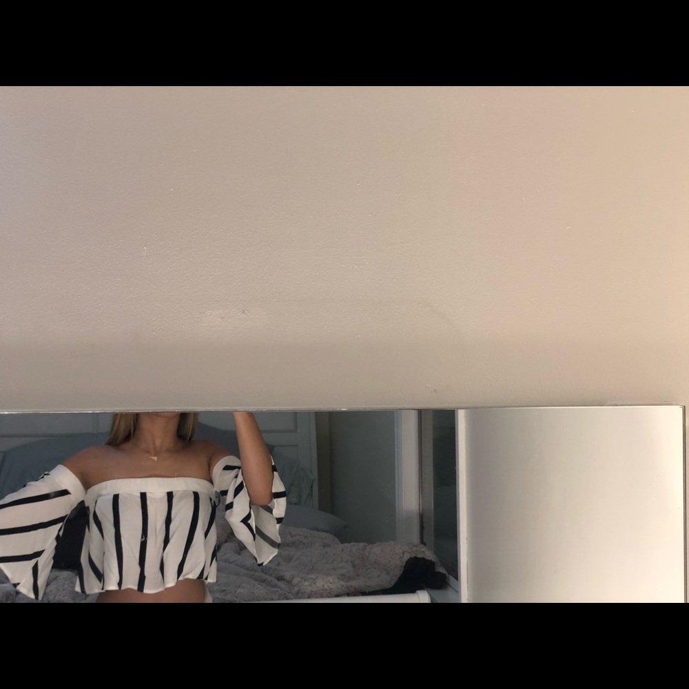 Cropped blouse